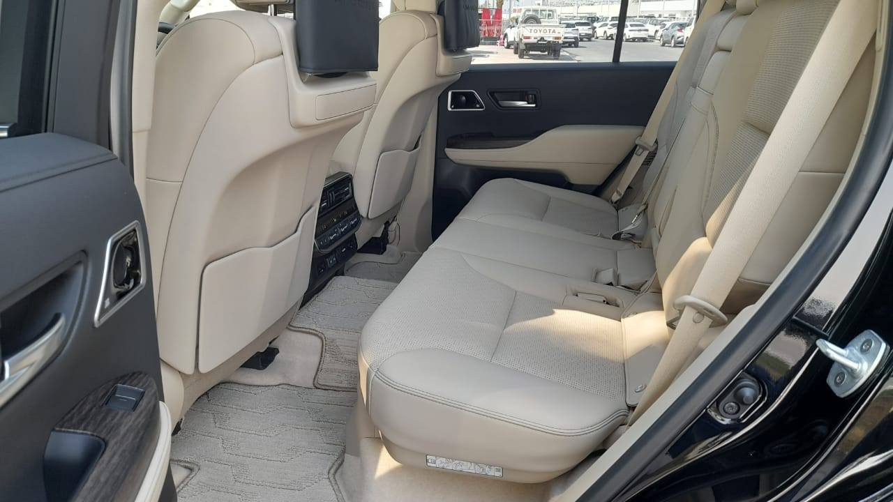 A picture of TOYOTA LAND CRUISER