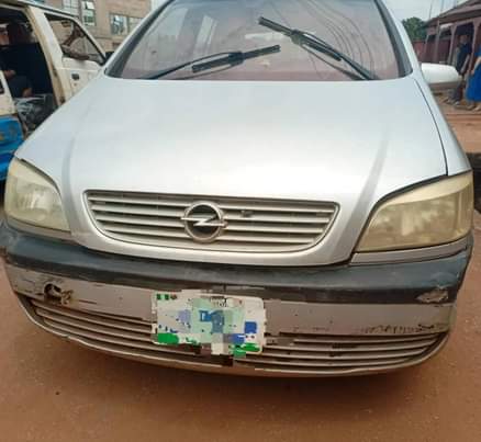 A picture of Opel zafira Awka Anambra First body paint AC chilling 4