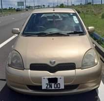 A picture of Toyota vitz 00 AUTO Call 57076144