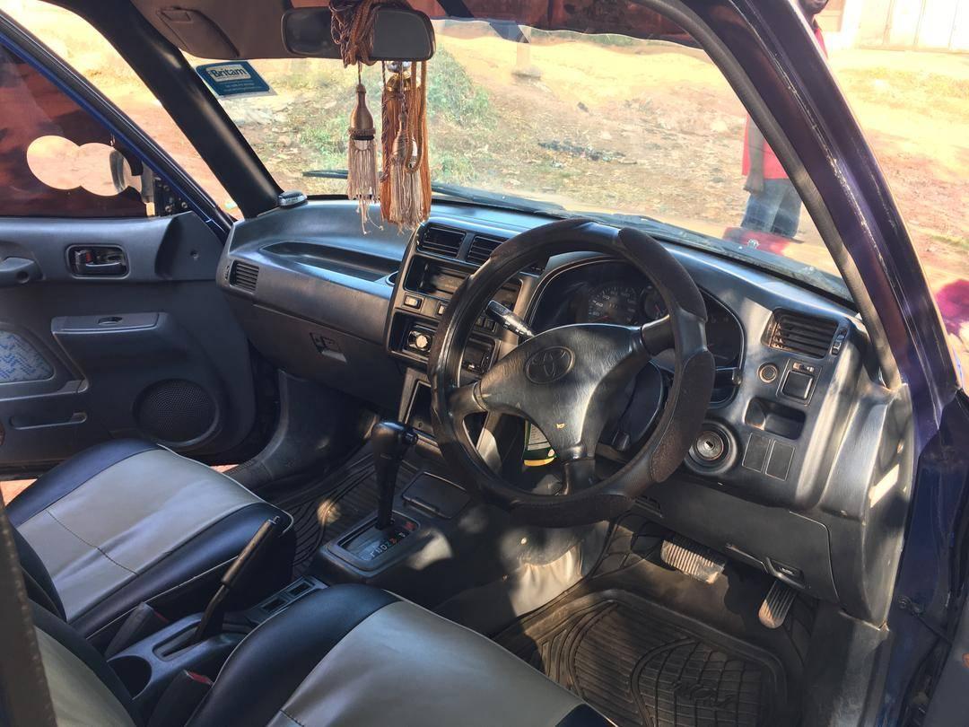 A picture of RAV4 SHORT SINGLE DOOR 0740311411