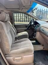 A picture of 2002 Toyota Sienna model