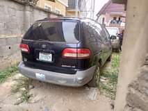 A picture of Toyota sienna