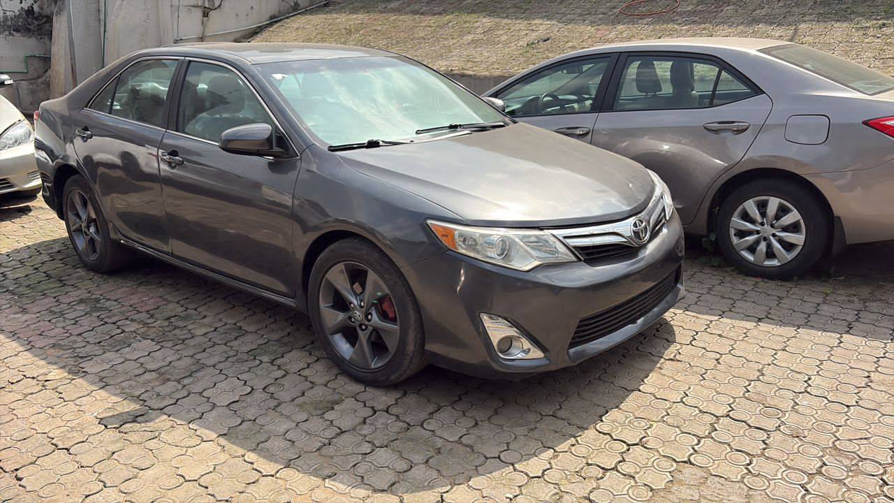 A picture of Toyota Camry 2013
