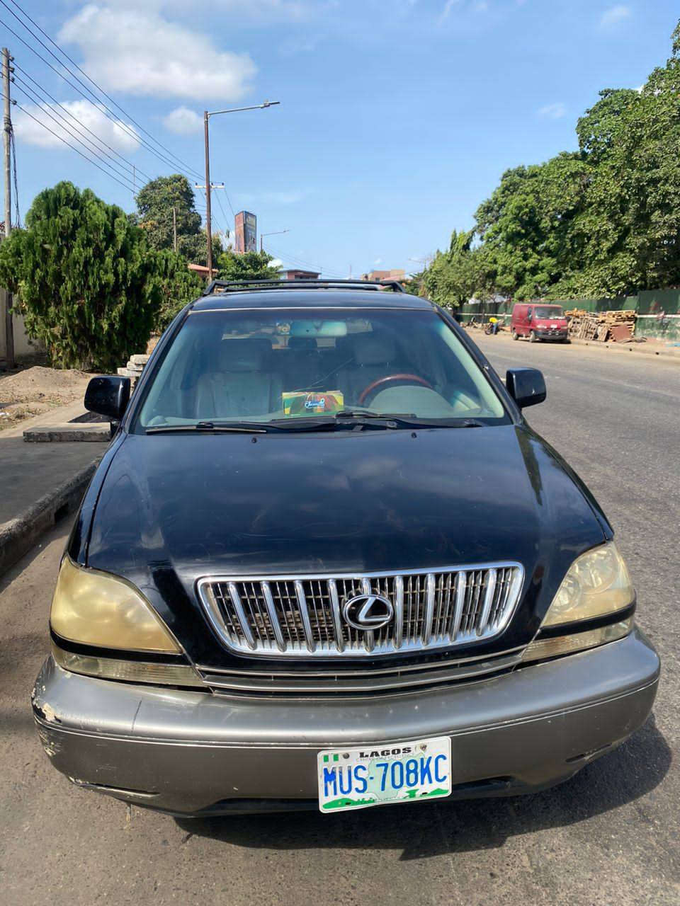 A picture of Lexus rx 300 2002 awoof deals