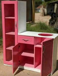 A picture of Kitchen cabinet