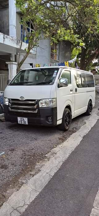 used toyota hiace