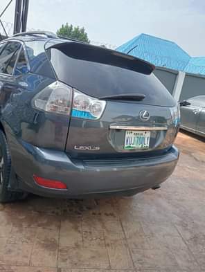A picture of highest grade Lexus Rx 350 330 body 2008 model Everything