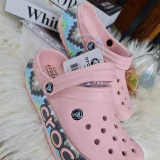 crocs