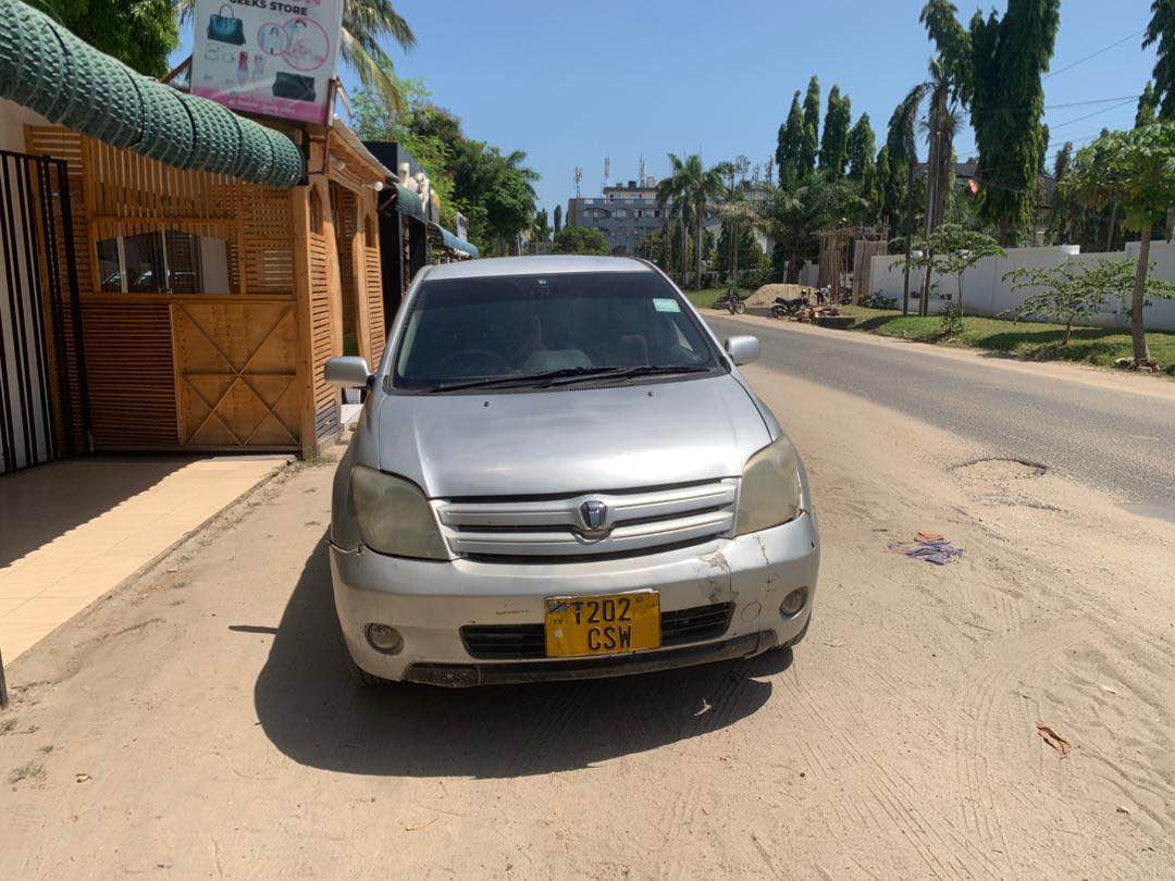A picture of TOYOTA IST