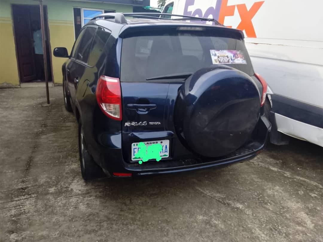 A picture of 2008 Toyota rav4 2008