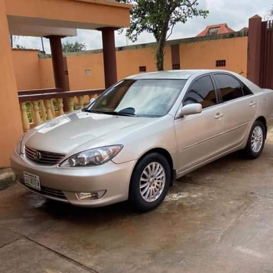 A picture of Toyota Camry 4plugs 2006 model first body