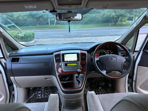 A picture of PRICE BEI 17 5m TOYOTA ALPHARD BAMPA NDOGO CONTACT 0682004983