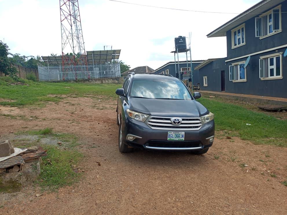 A picture of Toyota Highlander 013