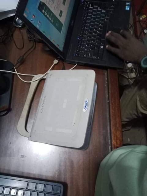 A picture of Mecer mini laptop Intel atom 2gb ram 160gb HDD
