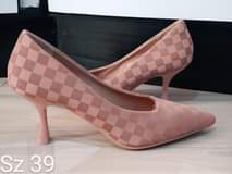 A picture of Office shoes