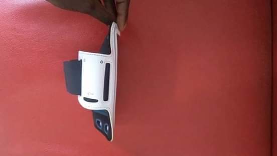 A picture of Phone arm band
