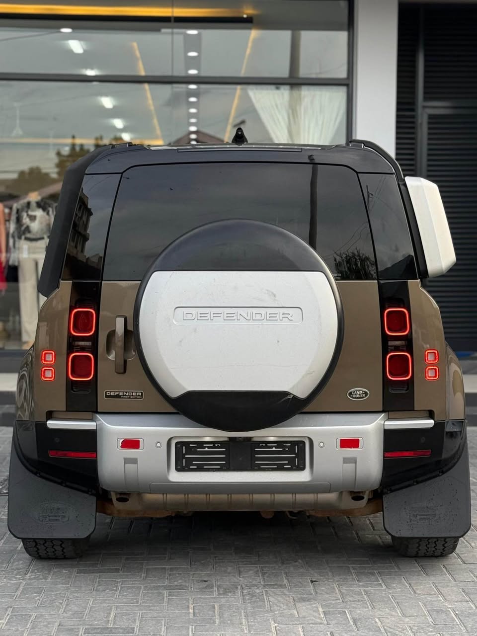 A picture of Contact 0713818761 Land Rover Defender 110 Price 268Milioni