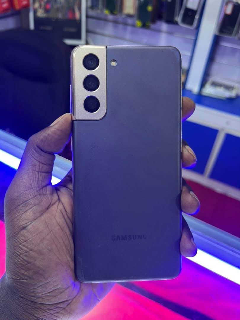 A picture of Samsung galaxy s21 5g 128gb