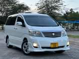 A picture of TOYOTA ALPHARD