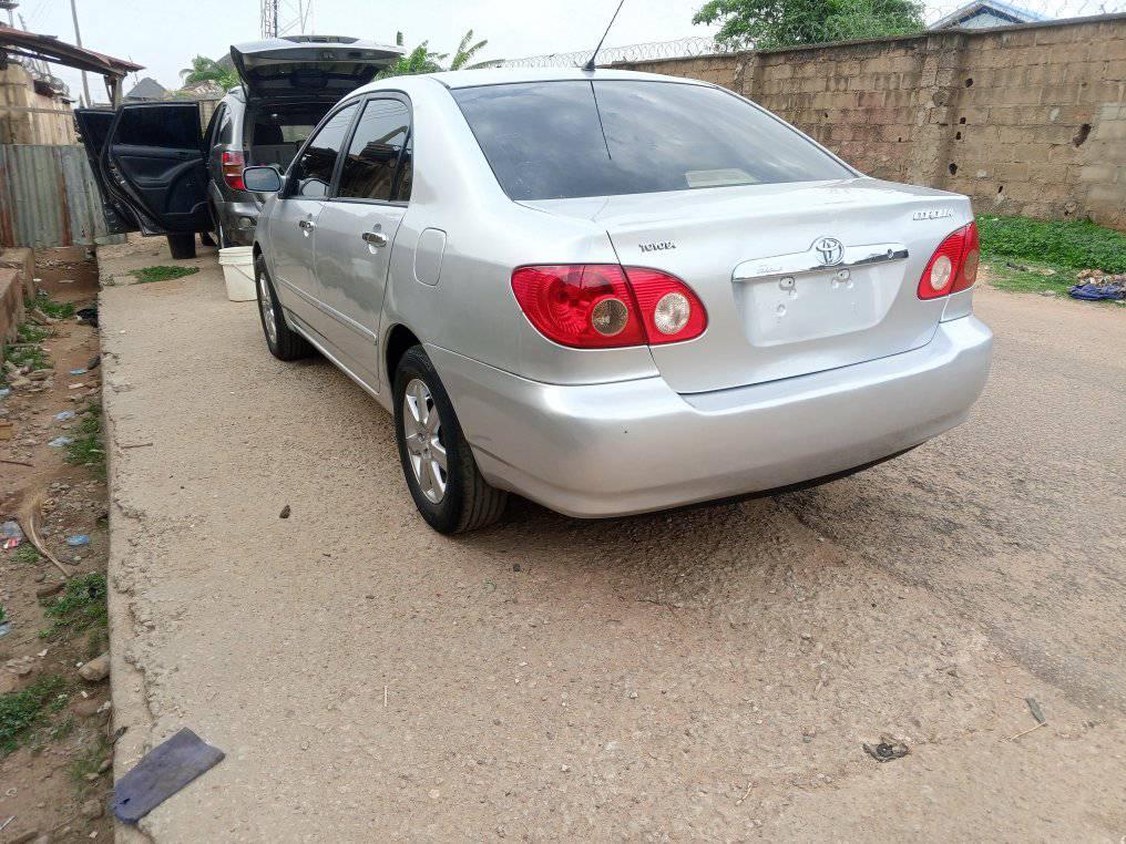 A picture of Toyota corolla 2007 model