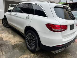 A picture of MERCEDES BENZ GLC 300 2017 REGISTERED TOKUMBO STANDARD OFF WHITE