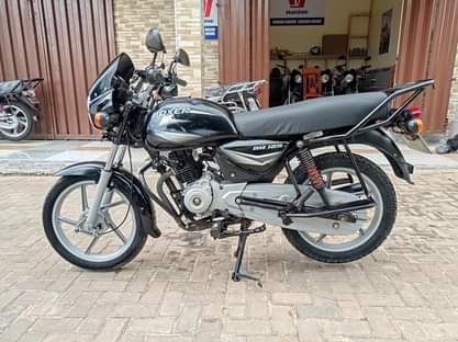 A picture of Boxer 125