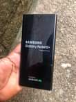 A picture of Samsung galaxy note 10 plus at 800 000