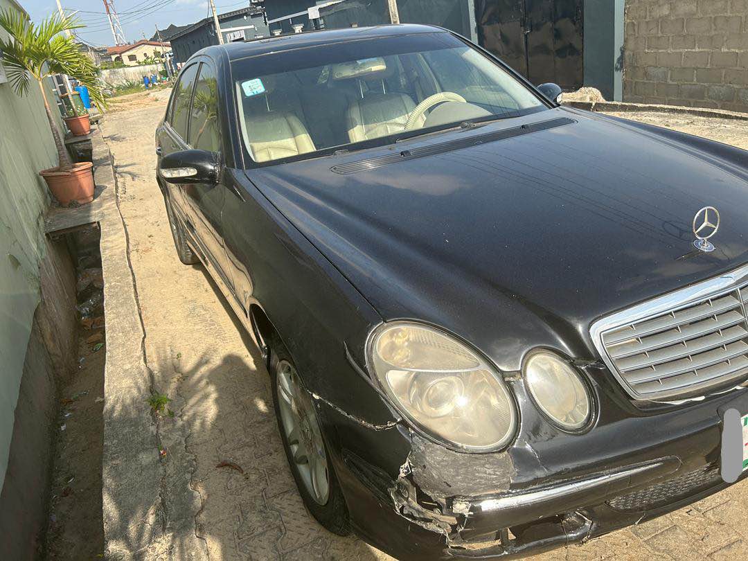 A picture of Registered 2006 Mercedes Benz E320 neatly used faultless