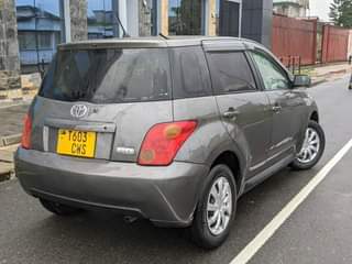 A picture of TOYOTA IST