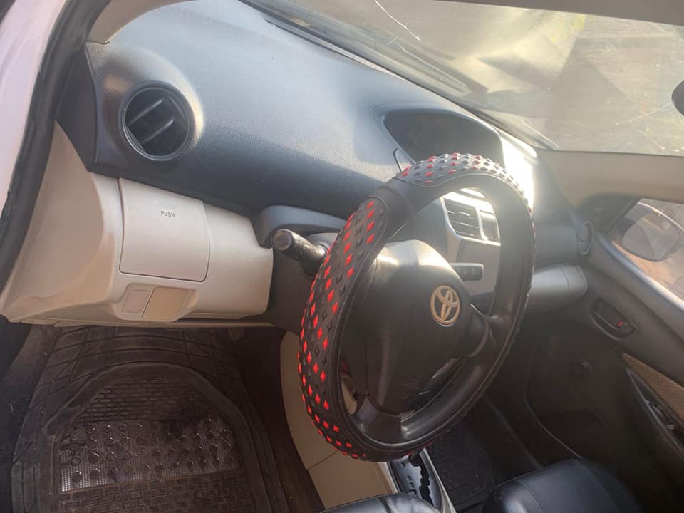 A picture of Toyota Yaris 08