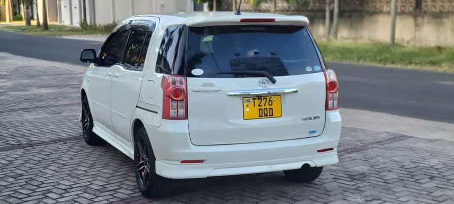 A picture of TOYOTA RAUM BEI 11 8M 0682287760