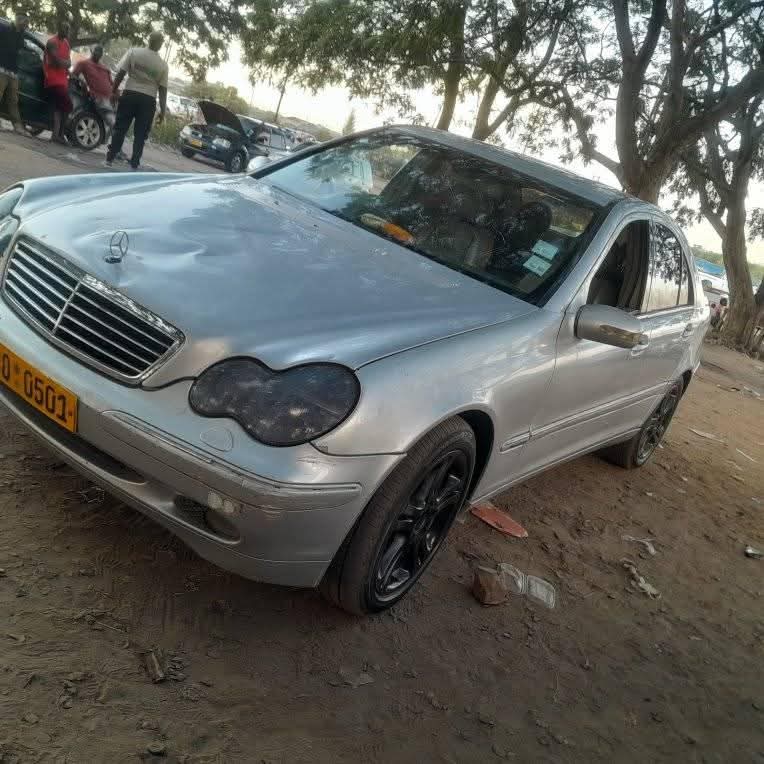 classifieds/cars mercedes
