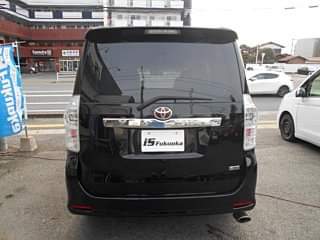 A picture of 2012 TOYOTA VOXY