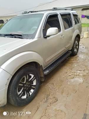 A picture of 2006 Nissan Pathfinder Automatic