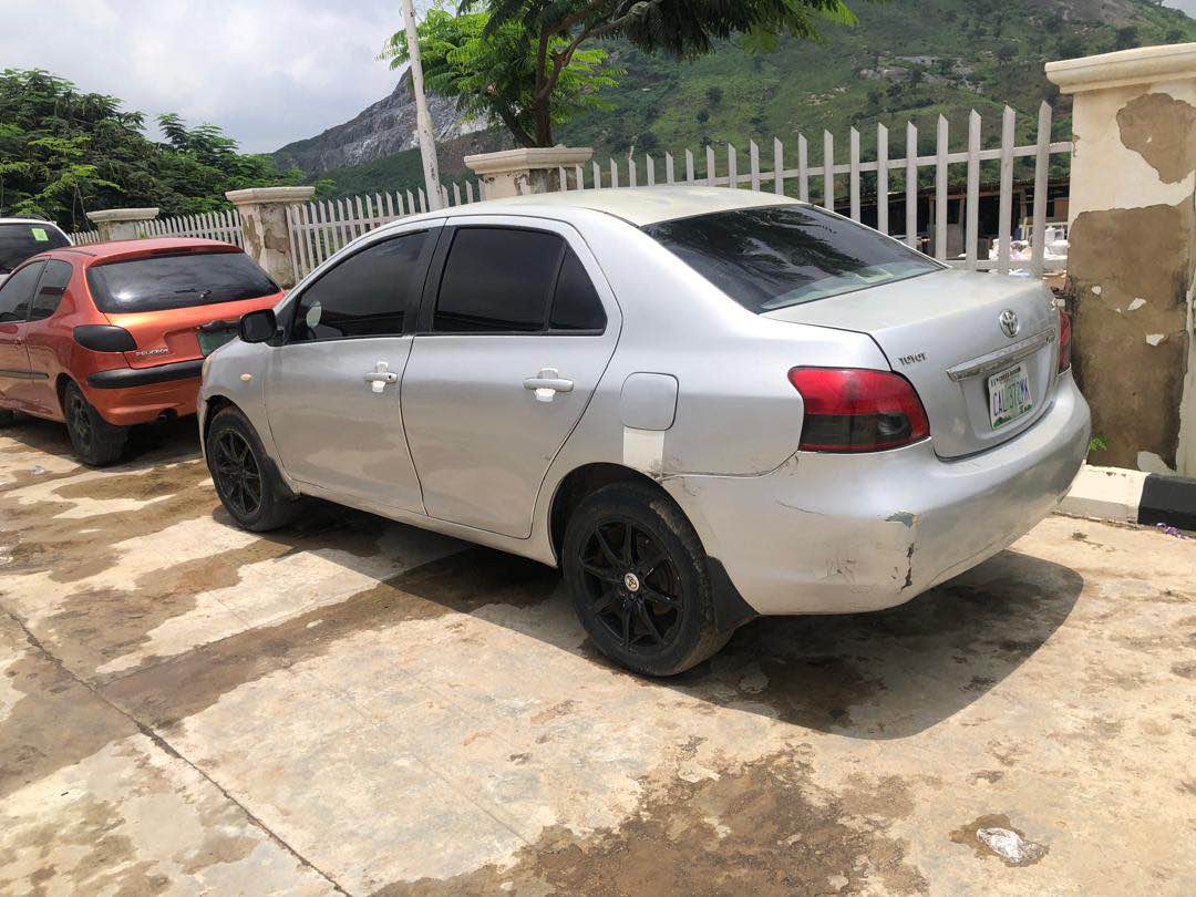 A picture of Distress 2006 Toyota Yaris with sound engine and gear ac