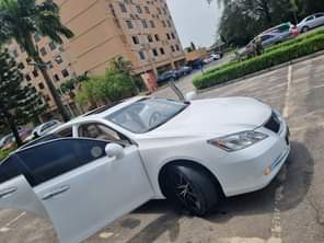 A picture of 2008 Es350 Tok standard Reverse camera Fullest Option ustom uty