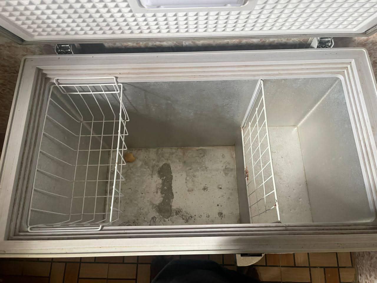 A picture of deep freezer