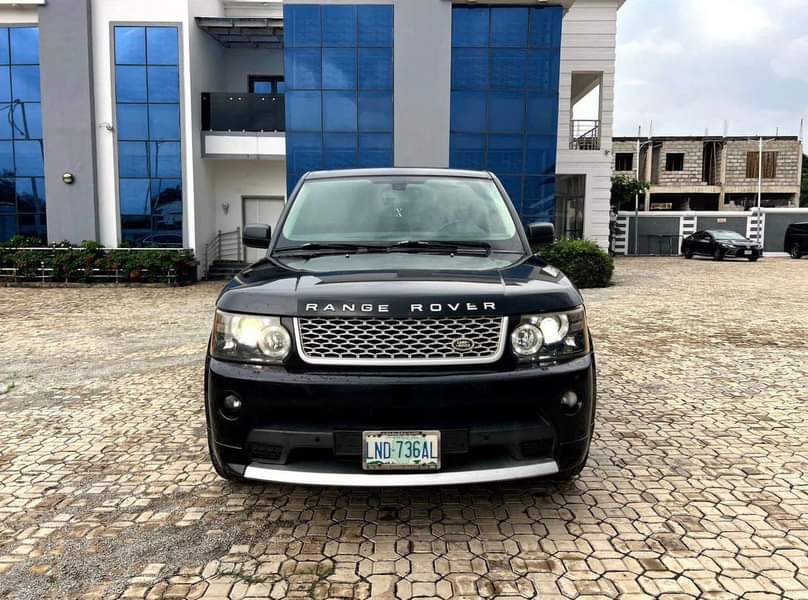 A picture of USED RANGE ROVER SPORT HSE 2008 MODEL WITH ORIGINAL CUSTOM