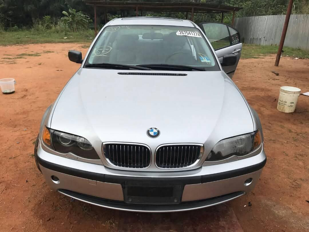 A picture of 2002 BMW series 3