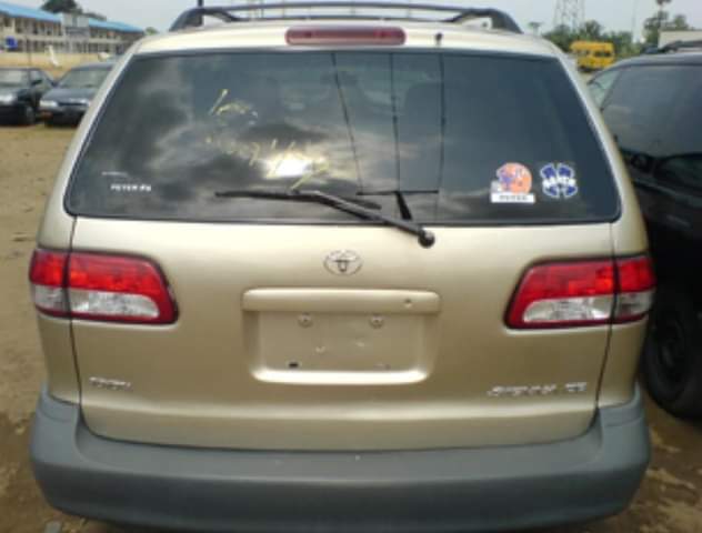 A picture of 2002 Toyota Sienna Ce Very Neat For Sale Seller Calling
