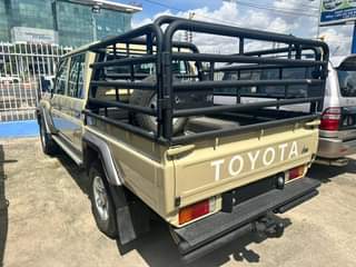 A picture of  LANDCRUISER_PICKUP_0620356906