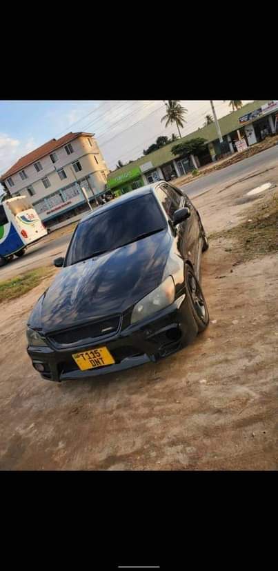 A picture of 2006 Toyota Altezza 6 500 000