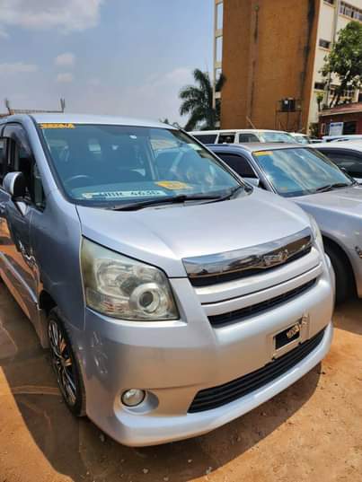 A picture of TOYOTA NOAH 2012 Black interior VVTI Petrol Engine 7 seater