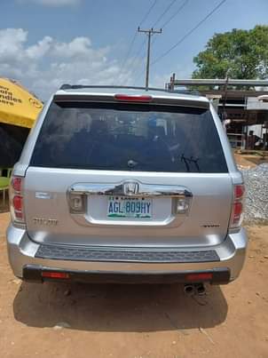 A picture of Honda Pilot 07