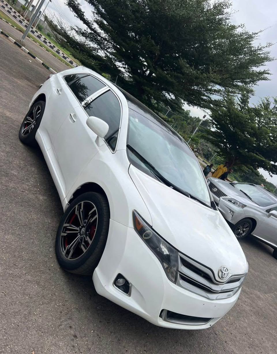 A picture of Toyota Venza 2011 model