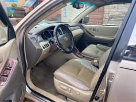 A picture of Super neat 2006 registered Toyota highlander