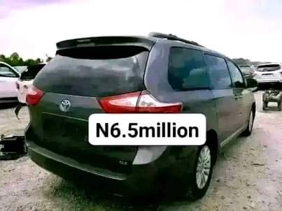 A picture of TOYOTA MATRIX