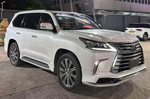 A picture of Lexus 2017 mpyaaa inauzwaaa