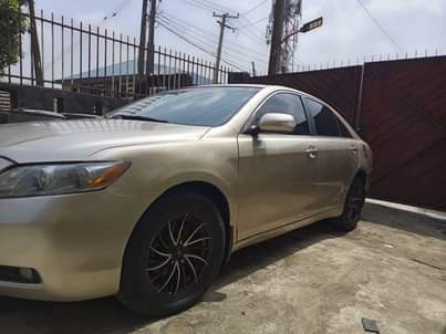 A picture of Destres Toyota Camry 2009 untouched engine with good gear chilling