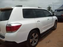 A picture of Clean used Toyota Highlander 2013 model First body 7m net